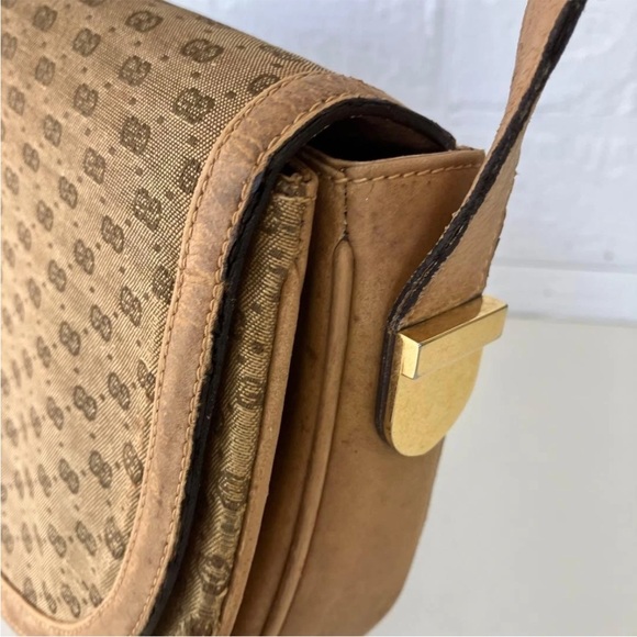 Gucci Tan Monogram Shoulder Bag - Picture 7 of 14